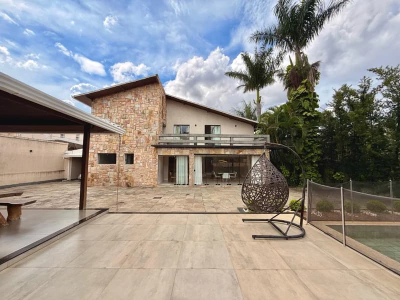 Casa alto padrão com 3 quartos e piscina à venda no Santa Amélia