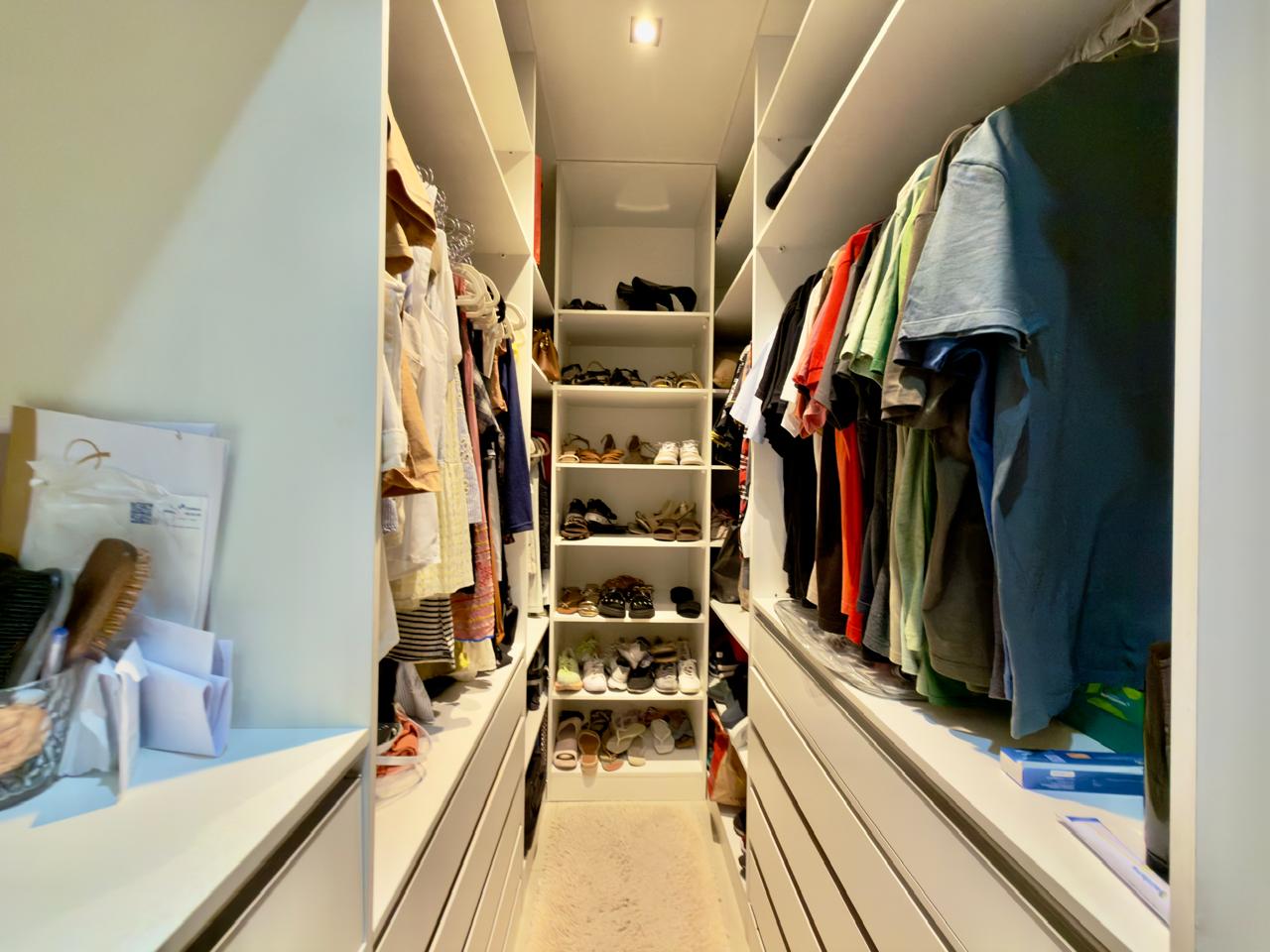 Closet walk-in