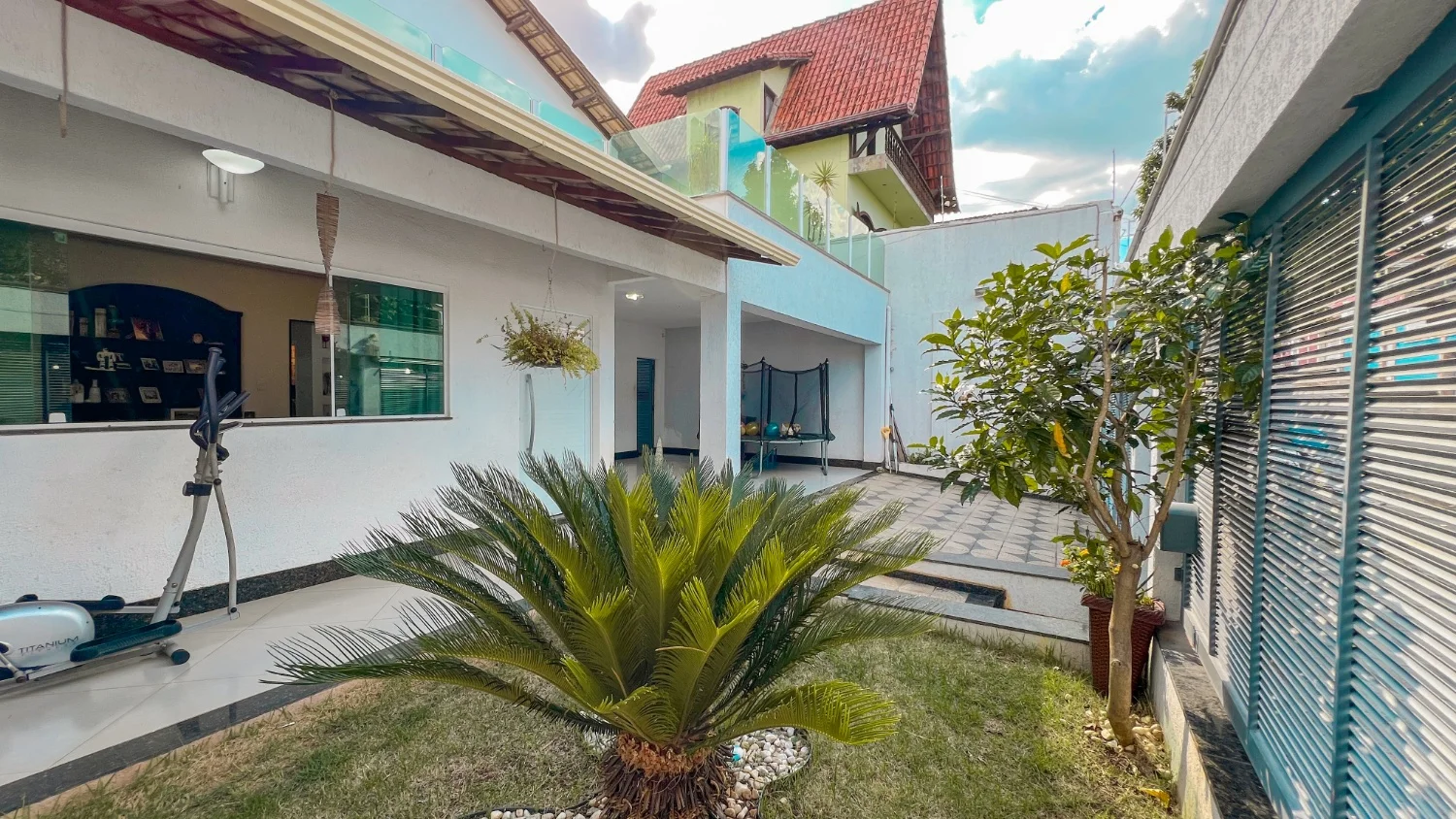 Casa com 4 quartos e piscina à venda no Planalto