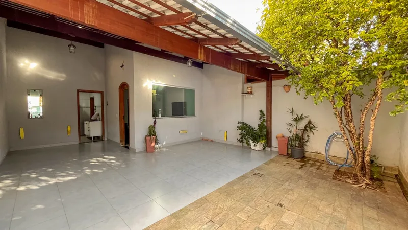 Casa com 3 quartos e 1 suíte à venda no Planalto