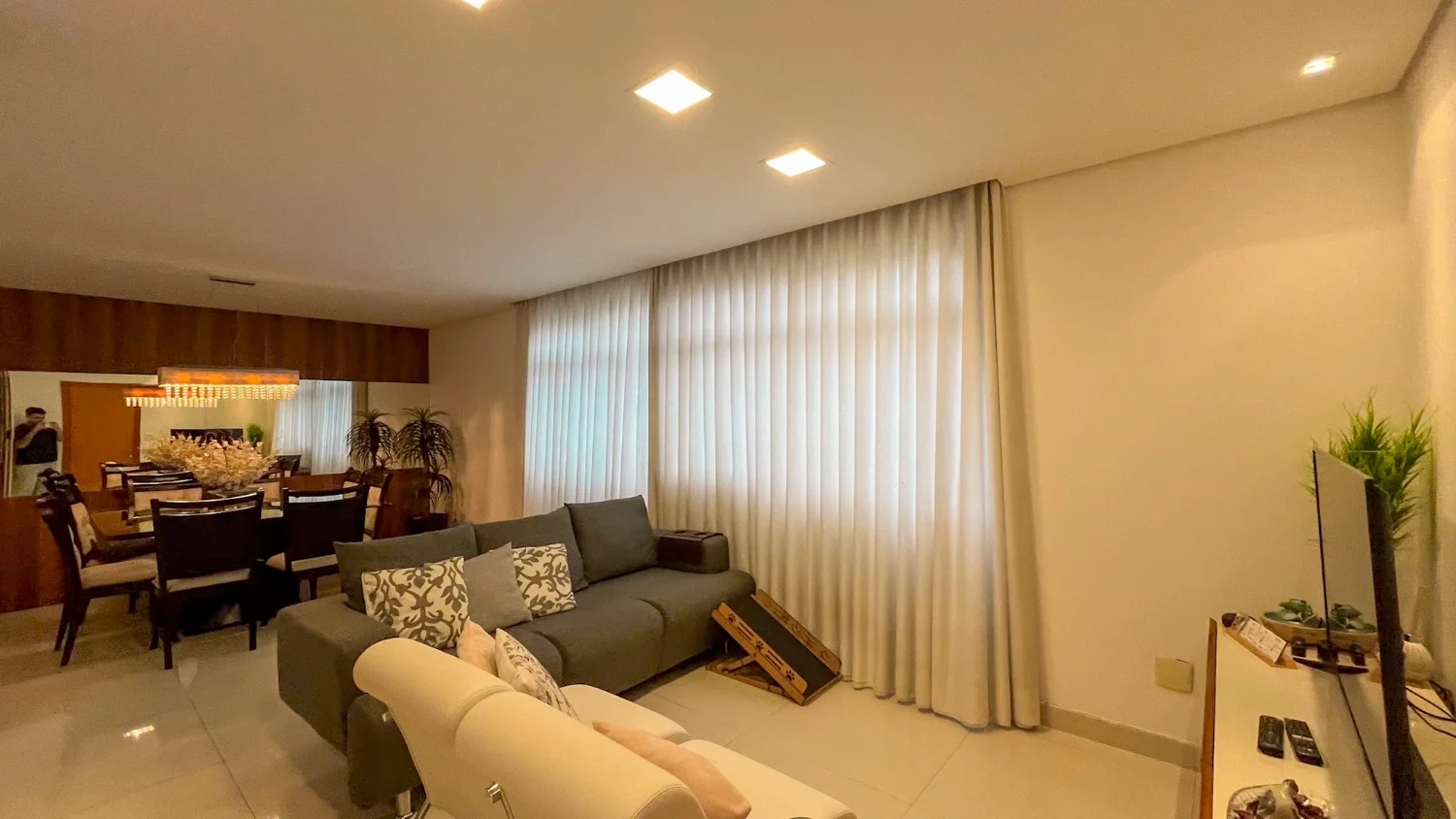 Apartamento com 4 quartos, 5 vagas e elevador á venda no Liberdade