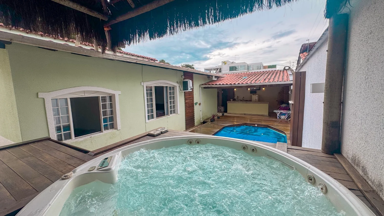 Casa com 4 quartos e lazer completo à venda no Planalto