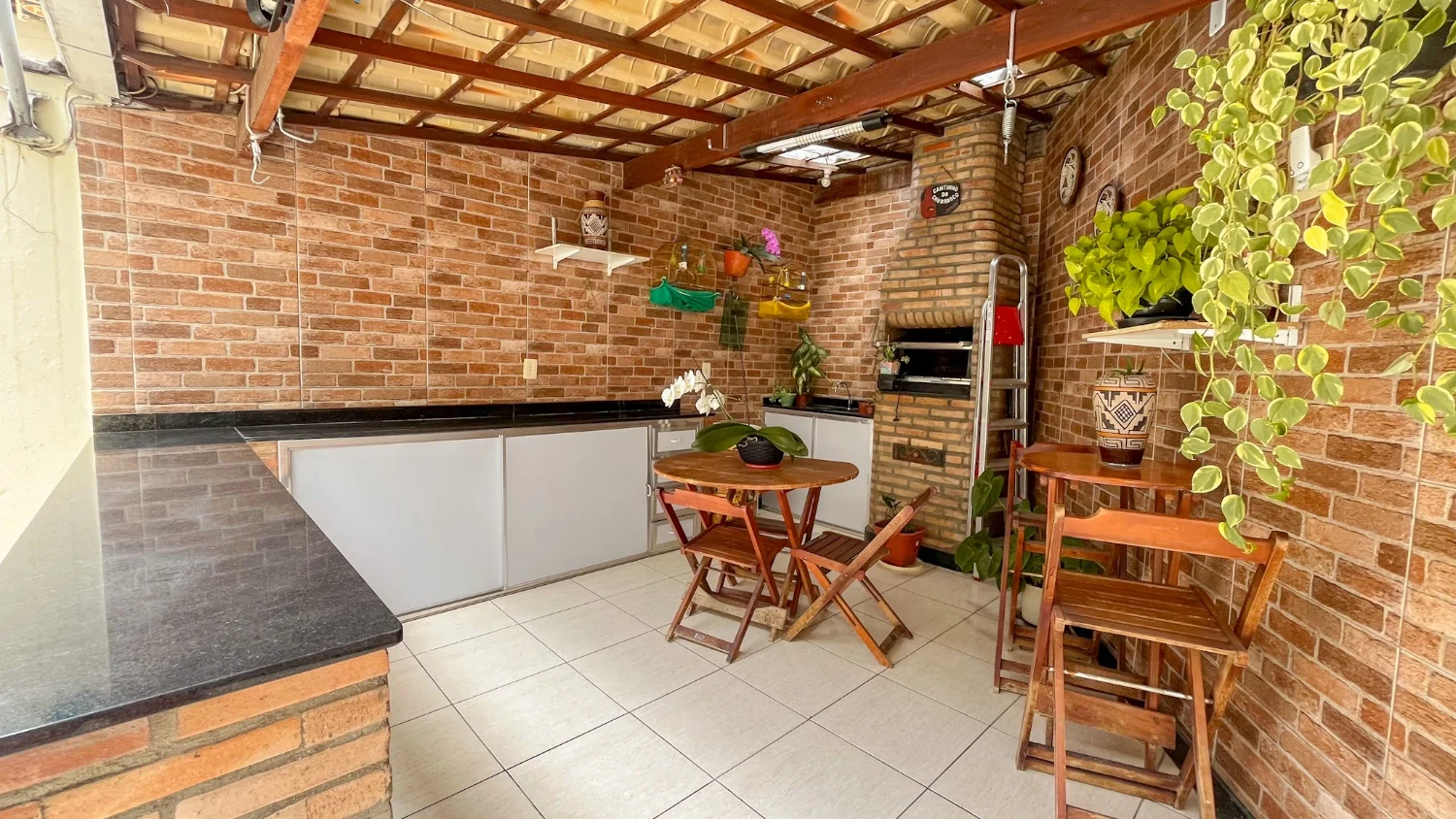 Casa com 3 quartos e espaço gourmet à venda no Santa Mônica