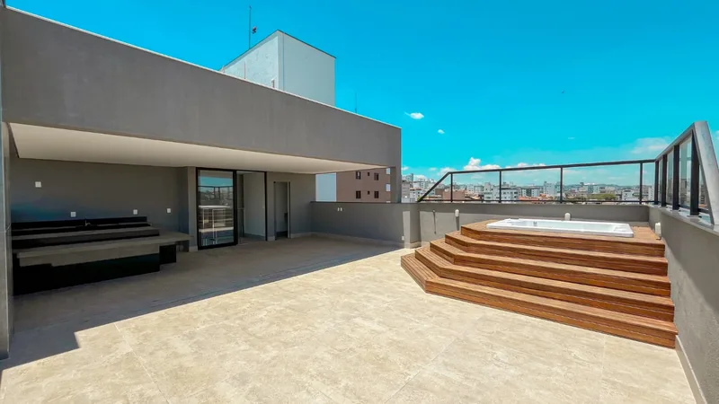 Cobertura 1 por andar, com 4 quartos e elevador à venda no Castelo