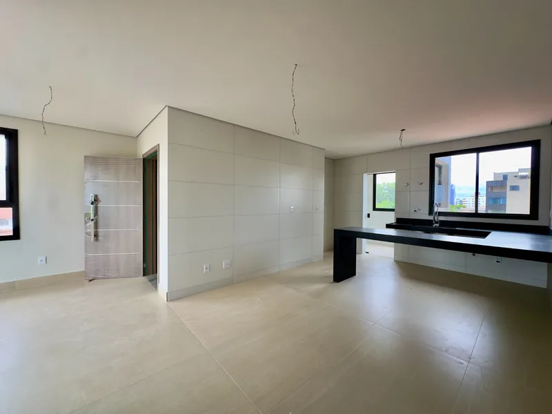 Apartamento com 4 quartos e elevador à venda no Jaraguá