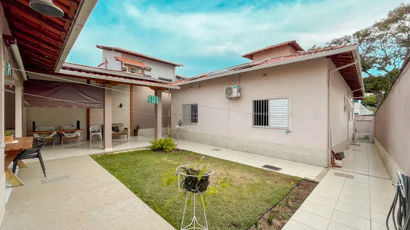 Casa Plana 3 Quartos com Gourmet à venda no Bairro Ouro Preto