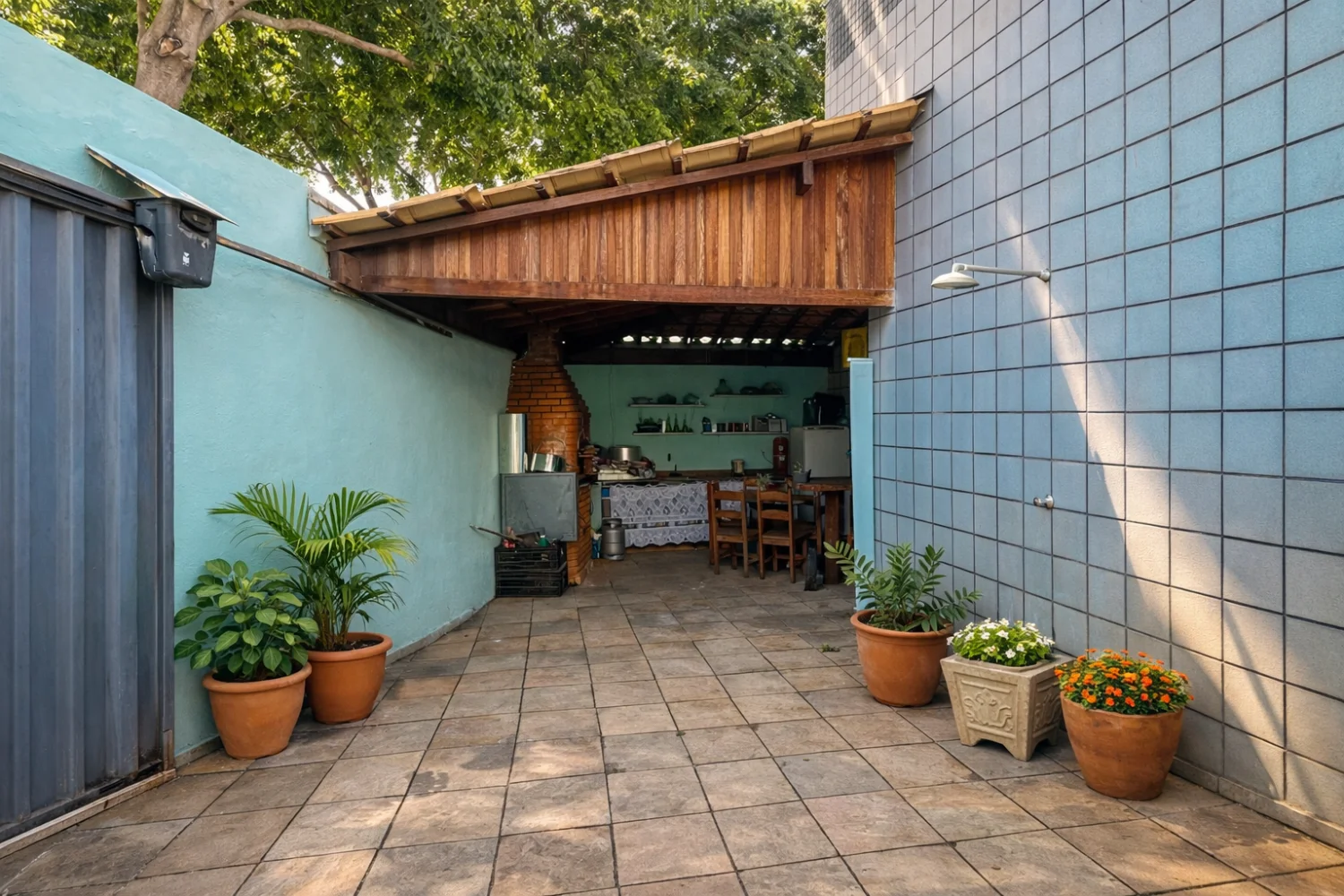 Área privativa com 3 quartos e espaço gourmet à venda no Santa Amélia