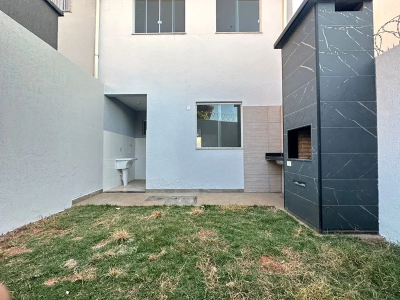 Casa com 3 quartos e espaço gourmet à venda no Santa Mônica
