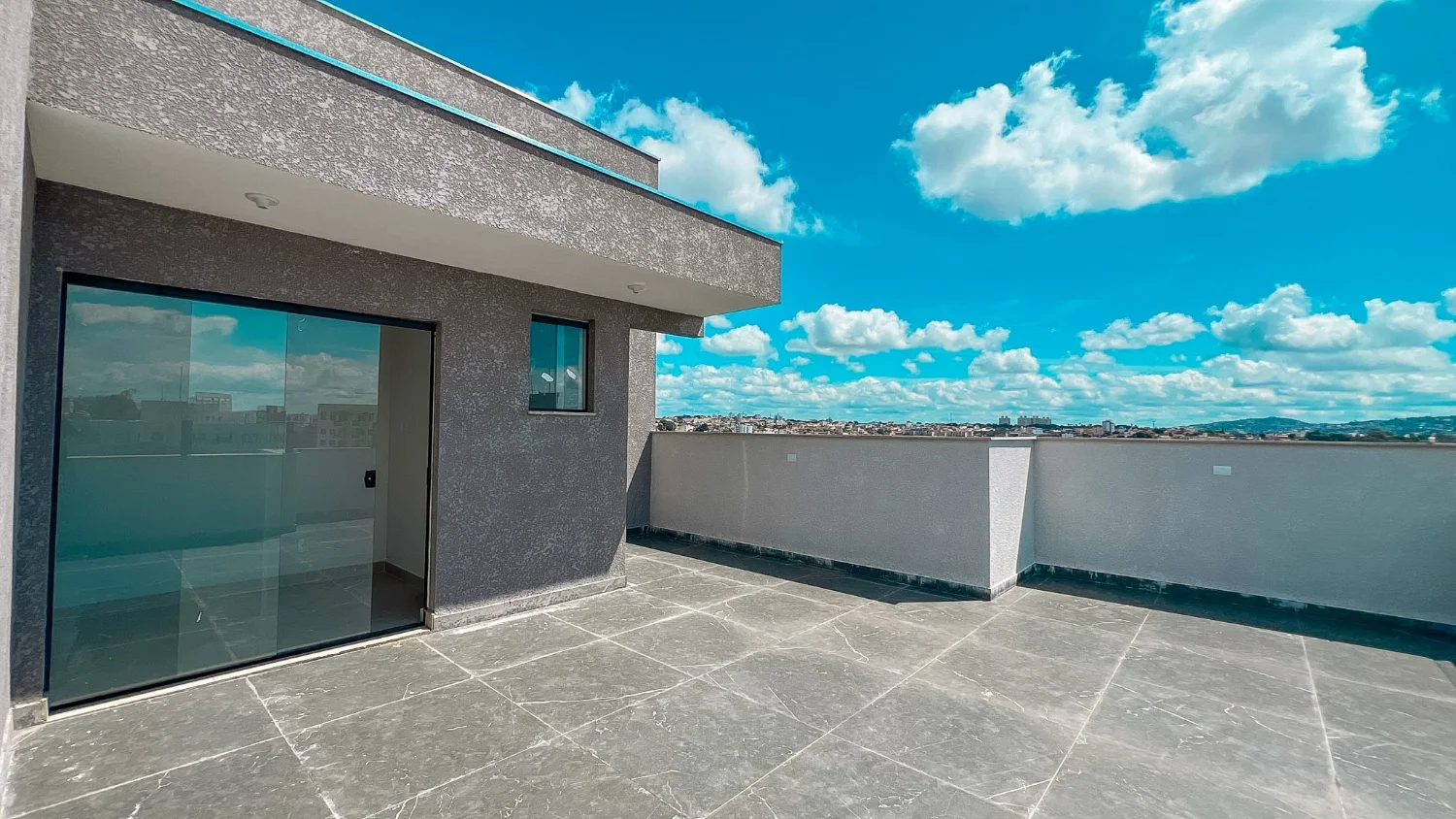 Cobertura com 2 quartos e elevador à venda no Santa Branca