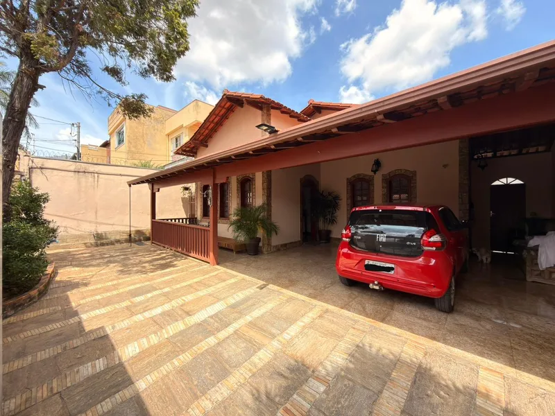 Casa linear com 3 quartos à venda no Santa Amélia
