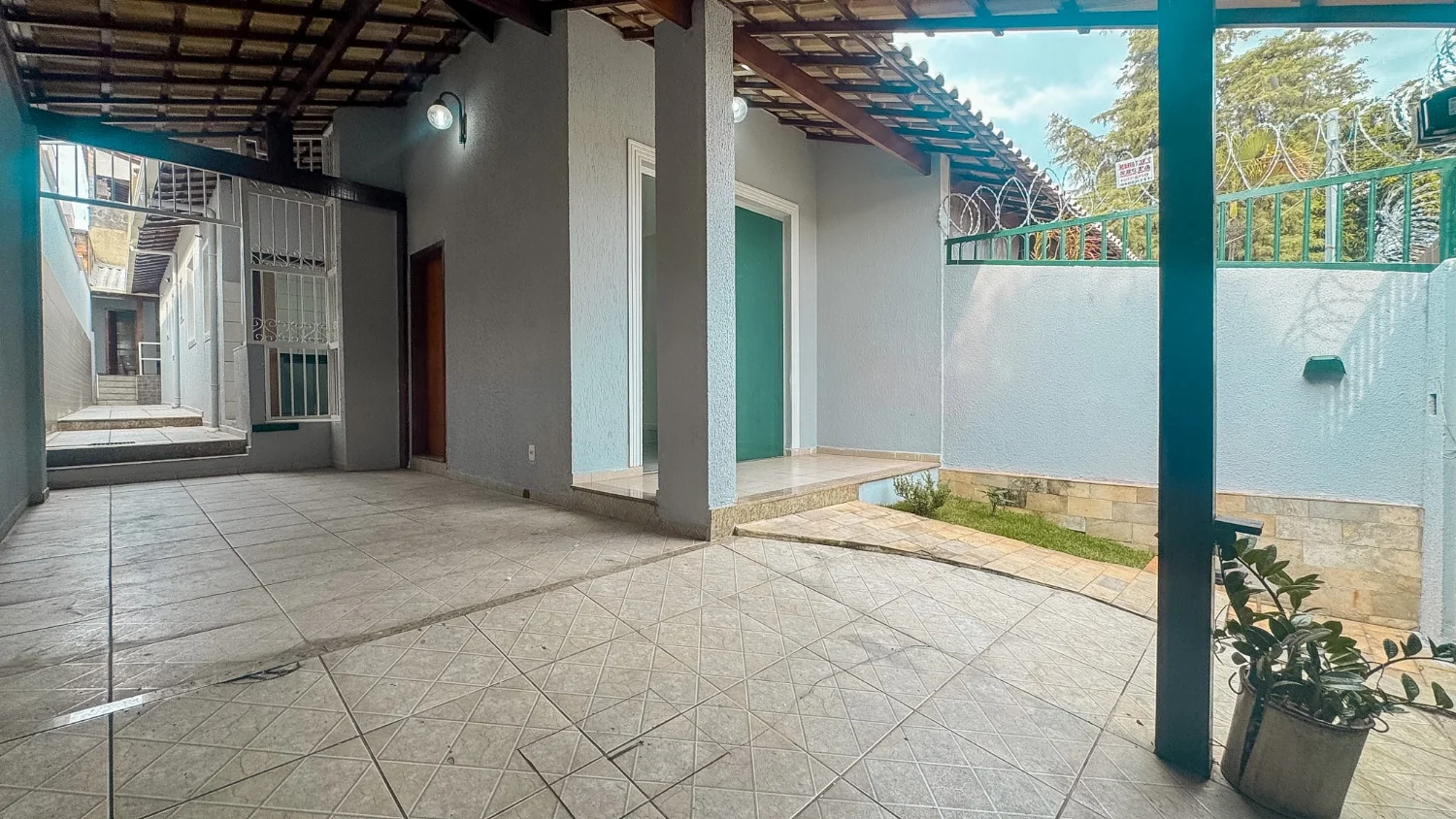 Casa com 3 quartos à venda no Santa Mônica