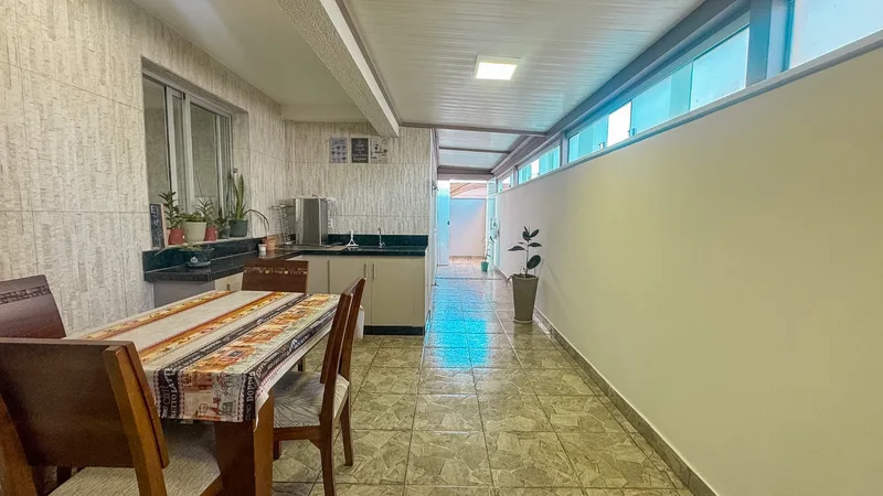 Área privativa com 2 quartos à venda no Liberdade