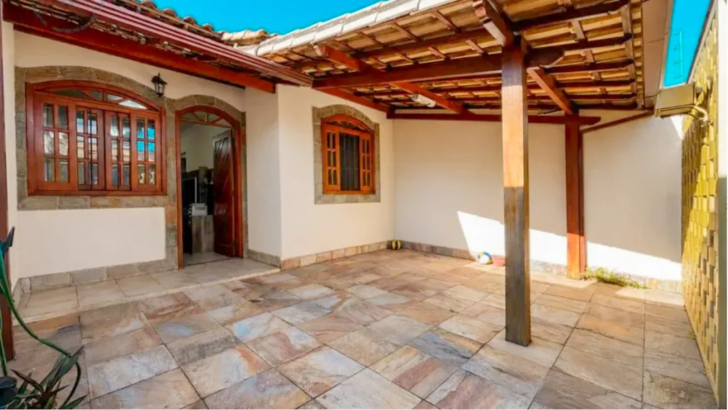 Casa linear com 2 quartos à venda no Santa Amélia