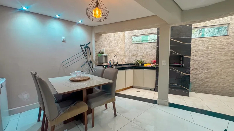 Casa geminada com 3 quartos à venda no Santa Amélia