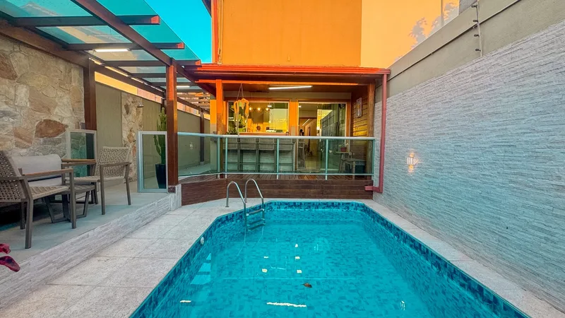 Casa geminada com 3 quartos à venda no Copacabana