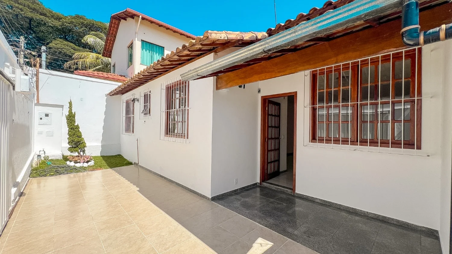 Casa linear com 3 quartos à venda no Dona Clara