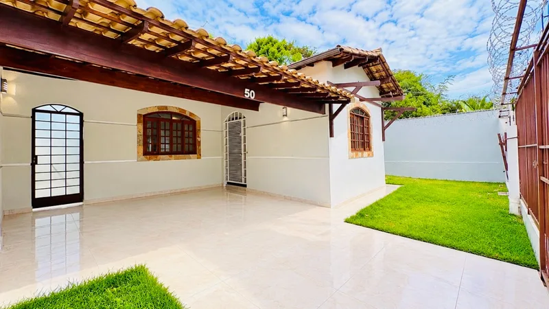 Casa linear com 3 quartos à venda no Jardim Atlântico